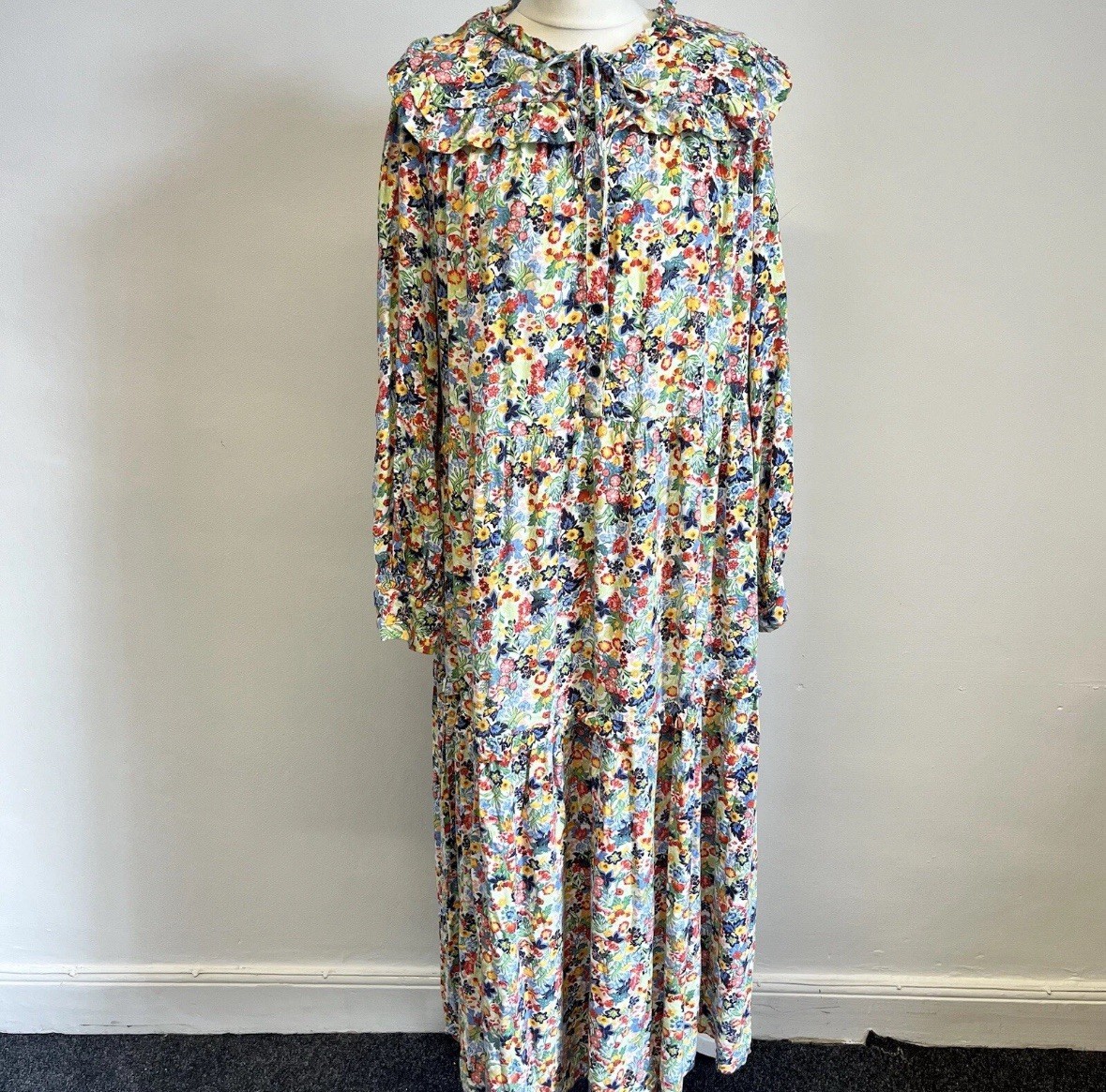 Albaray Floral Midi Dress Size 16 Ruffle Collar Detail Long Sleeves Pockets