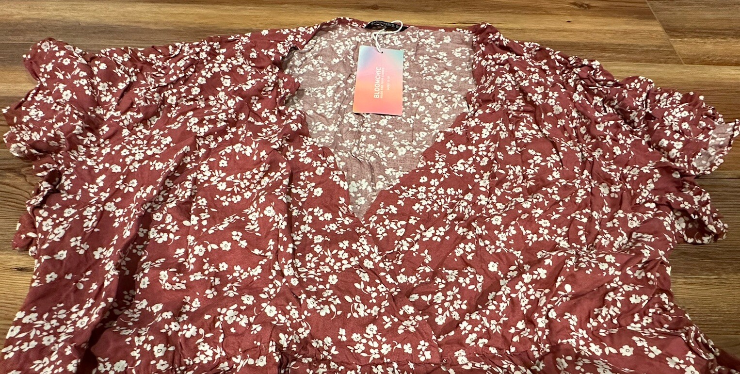 NWT Bloomchic Cinched Waist, Side Slit, Faux Wrap Short Sleeve Dress ~ Size 28