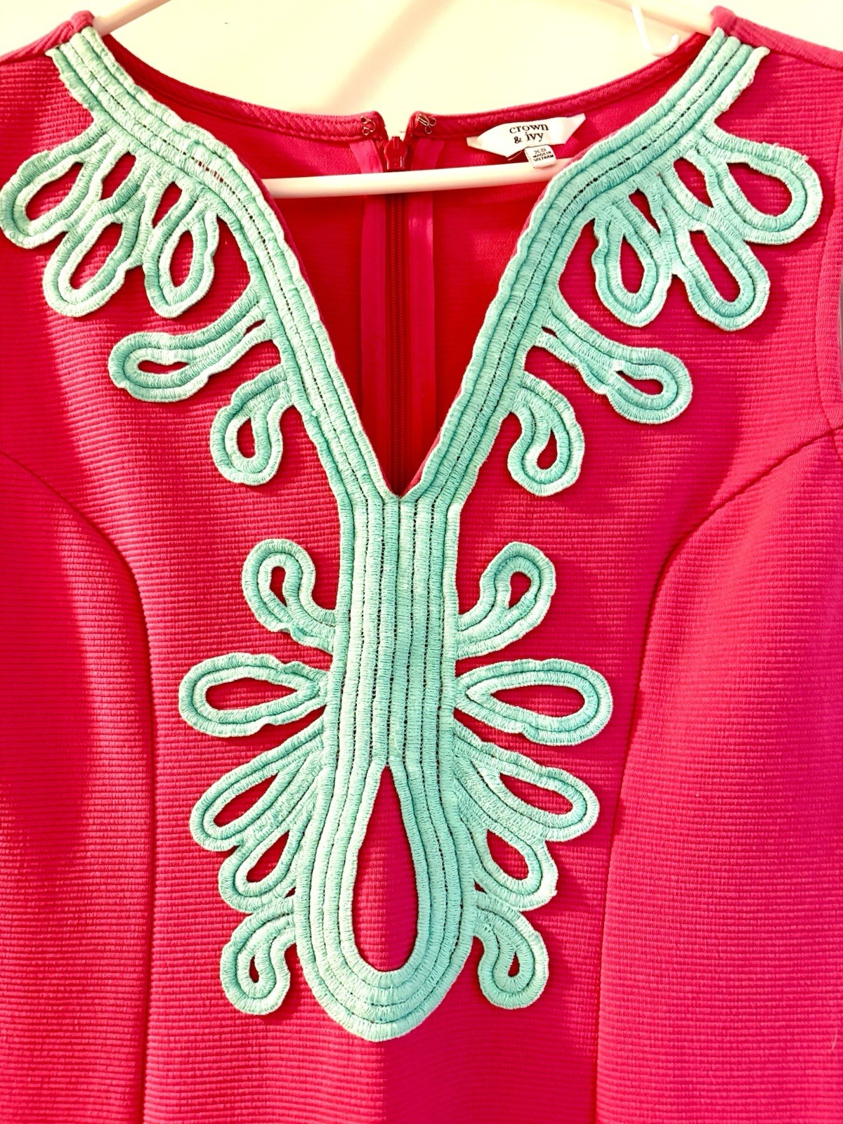 Crown & Ivy Pink/Blue Solid Shift Dress XS V-Neck Sleeveless Embroidered Zip