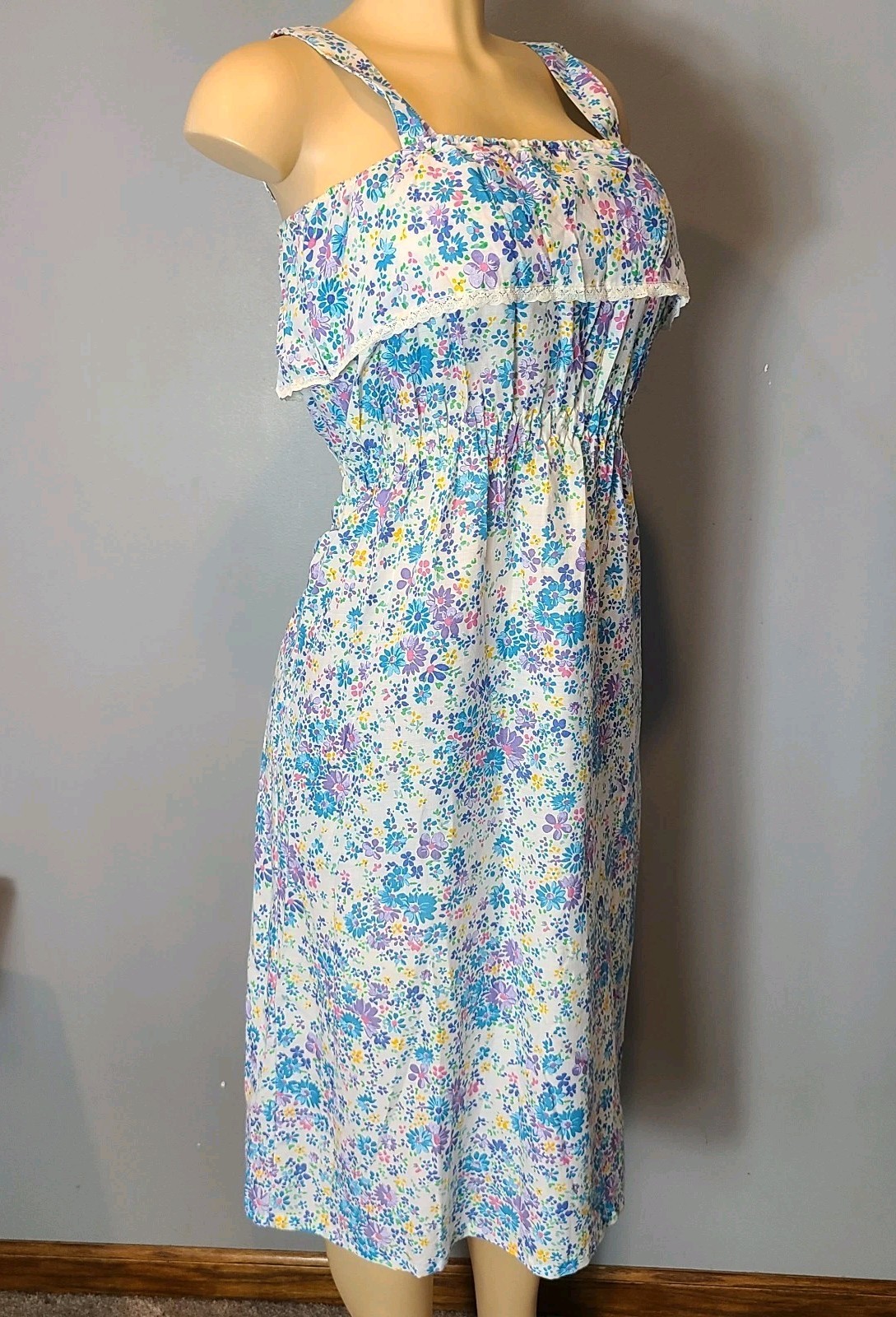 Vintage Handmade Cottagecore Floral Ruffle Apron Dress Size Medium Retro