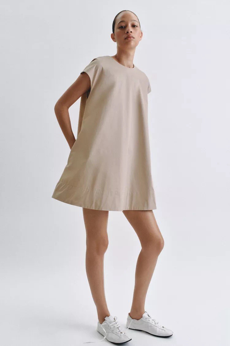 NWT ZARA Women’s Beige Solid Shift Dress Short Sleeve Crew Neck Pockets Zip, M
