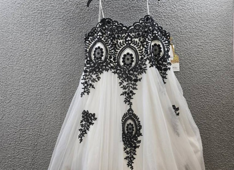 Say Yes Trendy Plus Size Strapless Embellished Gown Women’s 20W White/Black