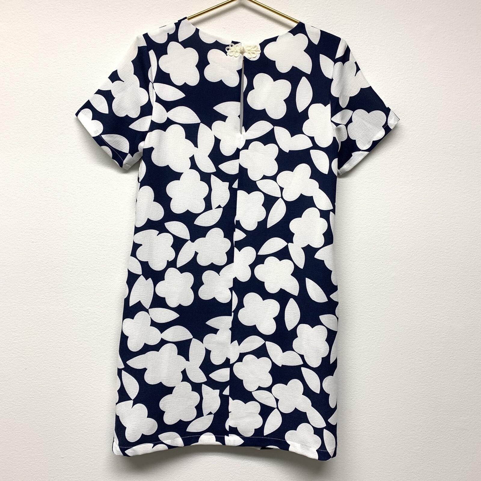 Pink Martini Short Sleeve Sheath Dress Size Small Pockets Navy Blue Crepe Floral