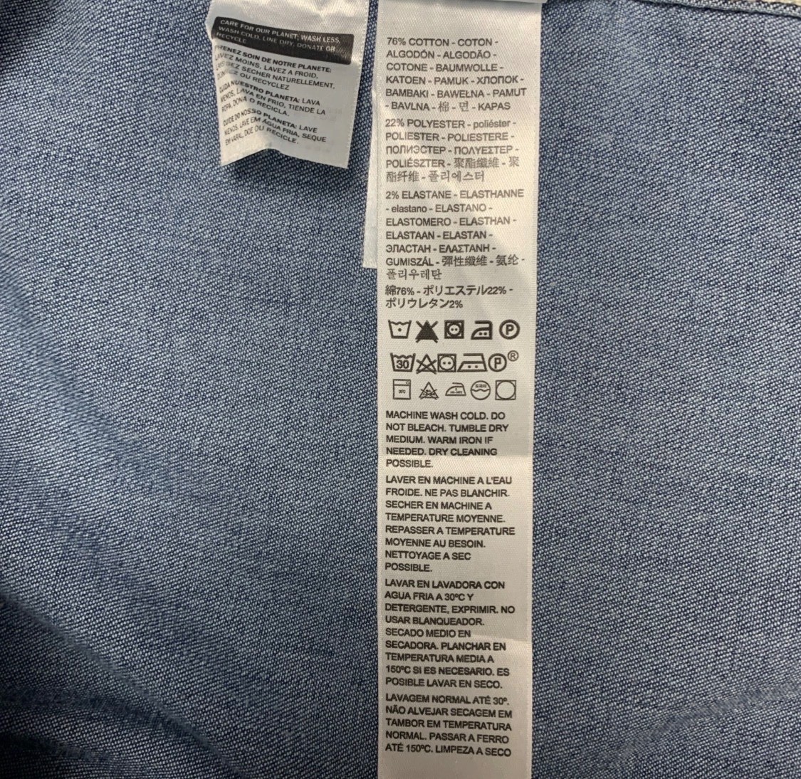 Levi’s Ellie Blue Denim Snap Closure Dress Size 4XL. Great condition.