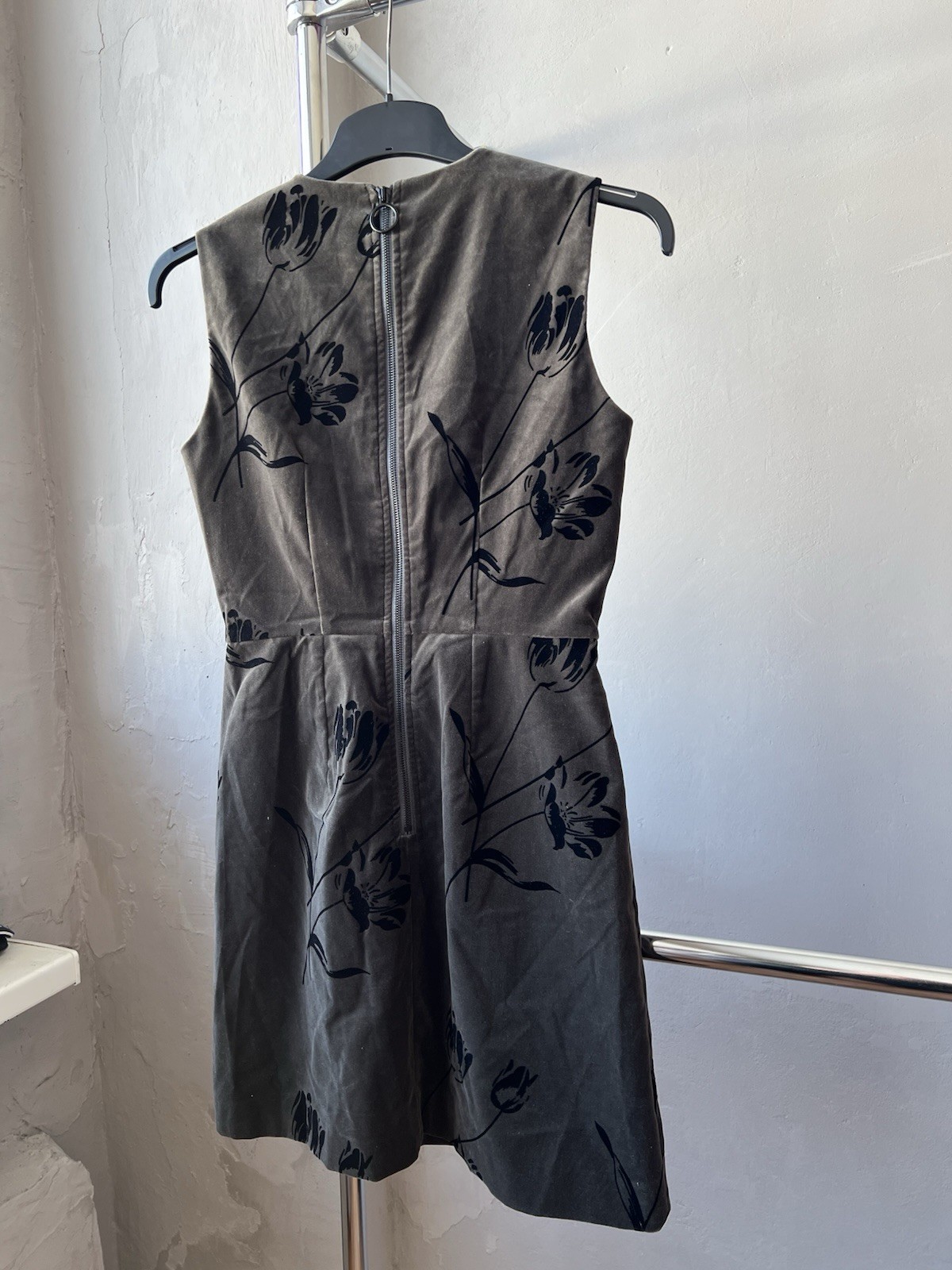 RARE SPORT MAX MARA CODE VELOUR FLOWERS ART SOLID WOMANS GRAY DRESS SIZE 8US