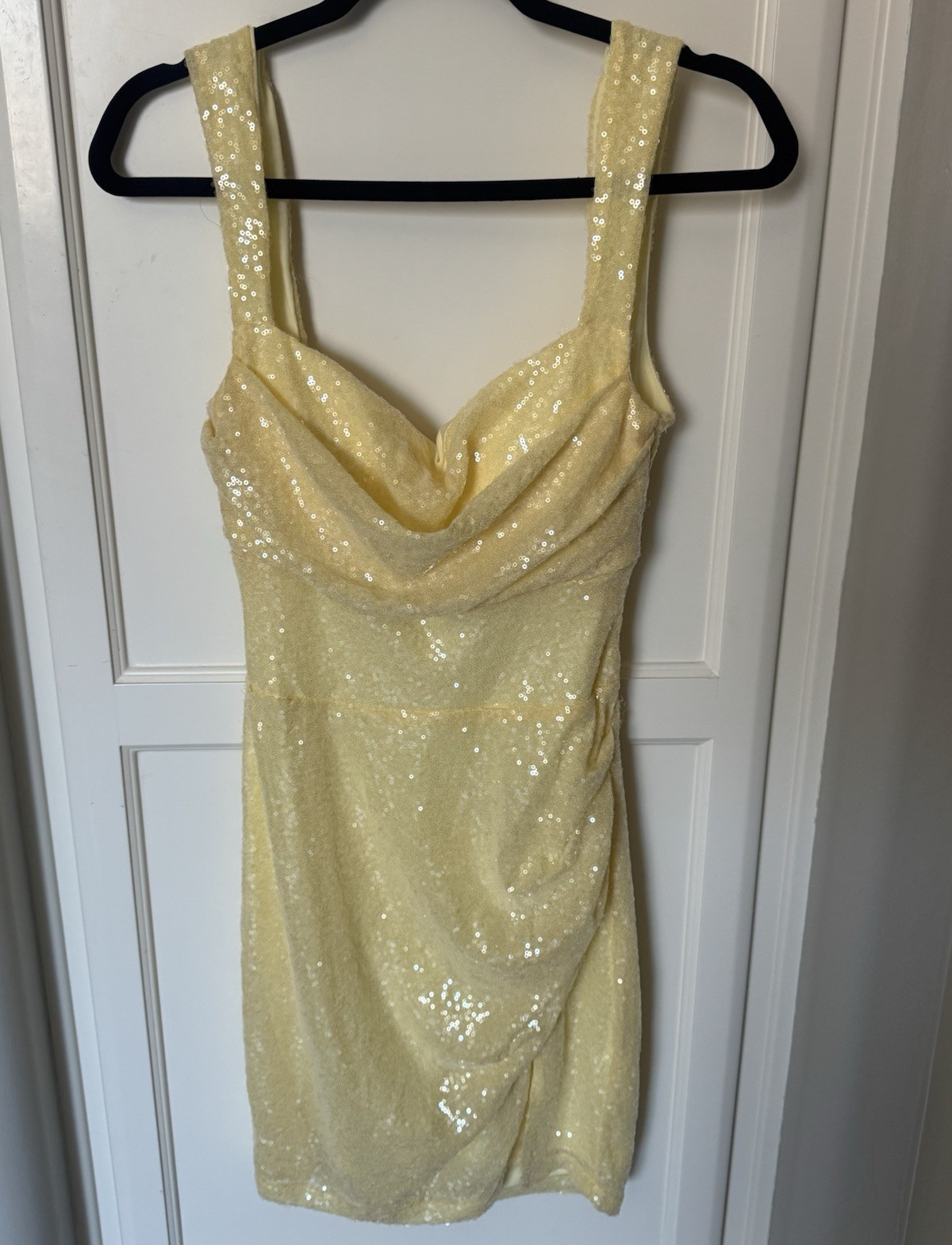 Women’s Yellow Sequin dress by Windsor prom homecoming large excellent cond!