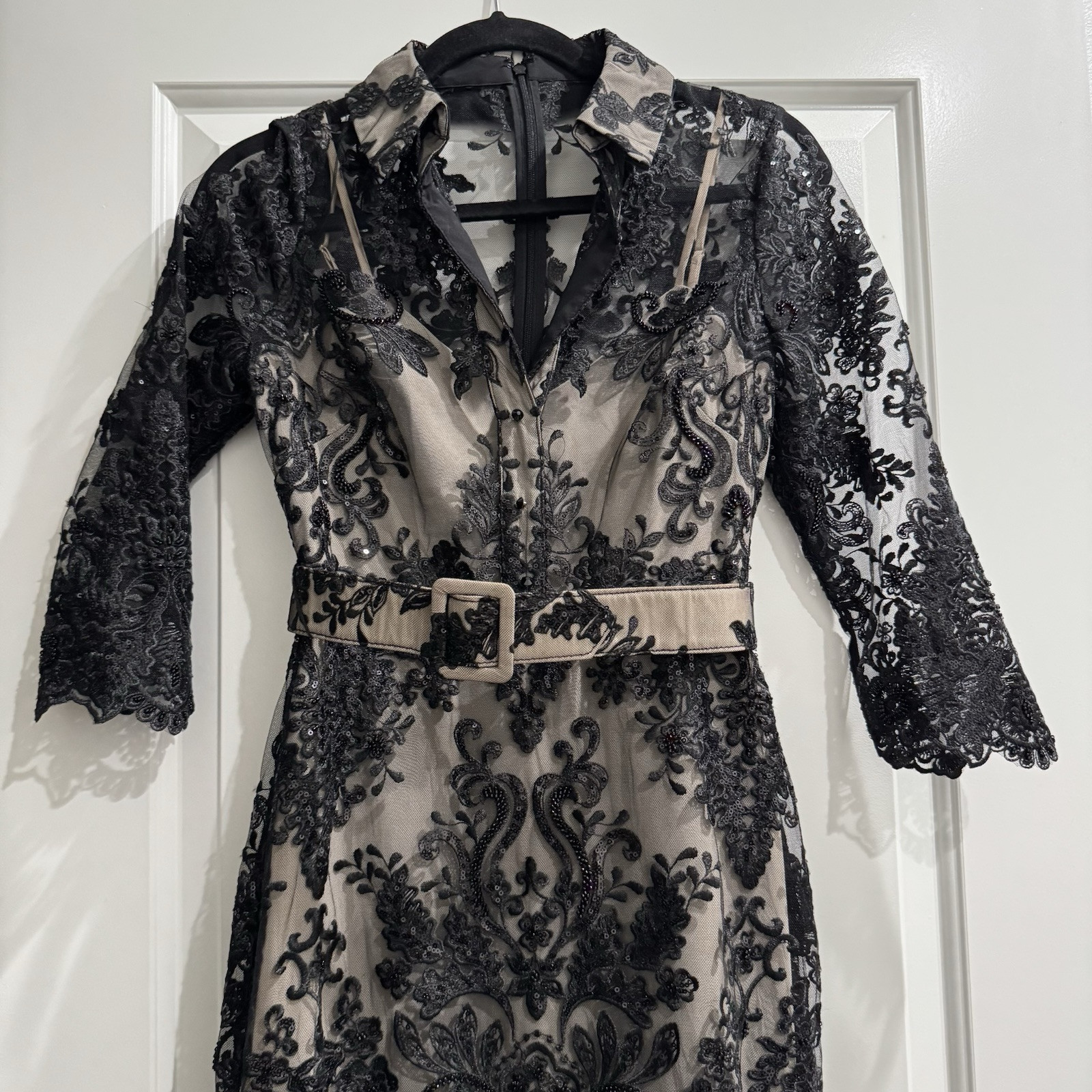 Badgley Mischka Black Embroidered Sequined Beaded Lace Overlay Belted Gown Sz 0