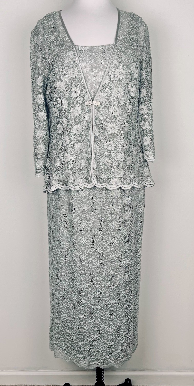 R & M Richards 2 Pc Women’s Size 16 Formal Gray/Silver Sequins Dress Wedding
