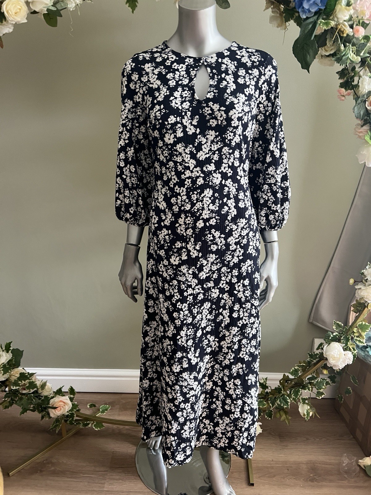 JD WILLIAMS Midi Dress Womens Size 12 Navy Floral Crinkle Stretch NEW