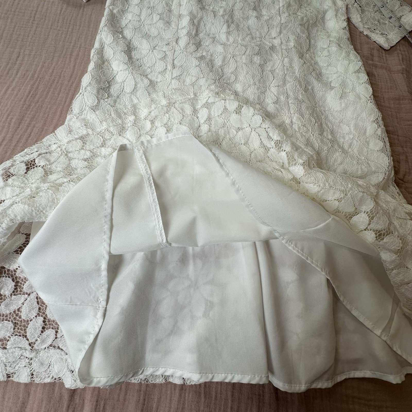 CeCe White Floral Lace Ruffle Shift Dress Mock Neck Lined Size 2