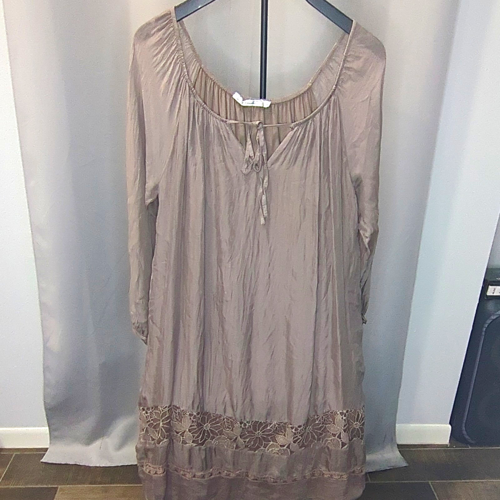 Taupe Silk Shift Dress Lace Hem Long Sleeve Scoop Neck Lined Size L