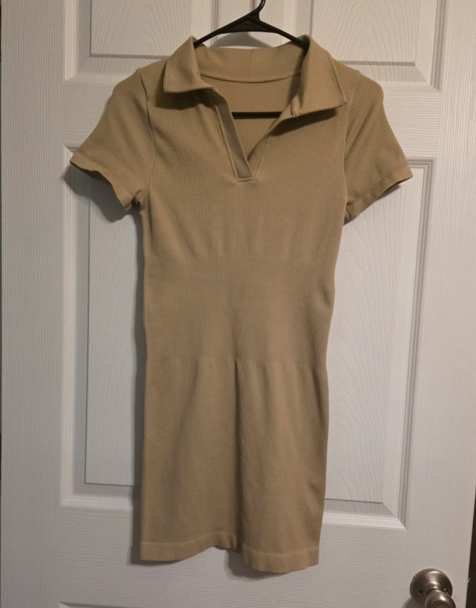 OQQ Women’s Beige Solid Collared Short Sleeve Ribbed Knit Bodycon Mini Dress, M