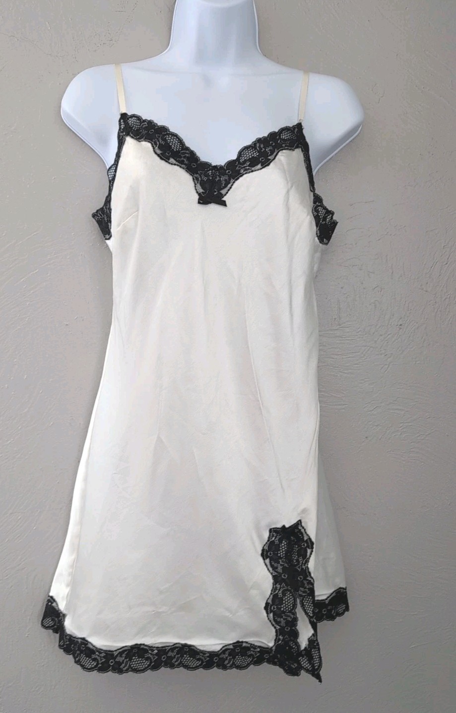 Victoria’s Secret Ivory Satin Slip Dress Lace Trim Sz Small Coquette Fairy Y2K