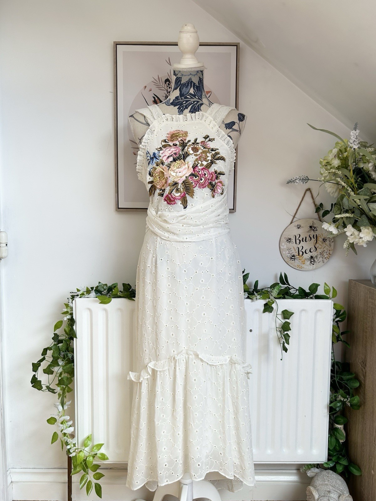 BNWT Hope & Ivy Cream Broderie Anglaise Floral Occasion Dress Embroidered Tie 12