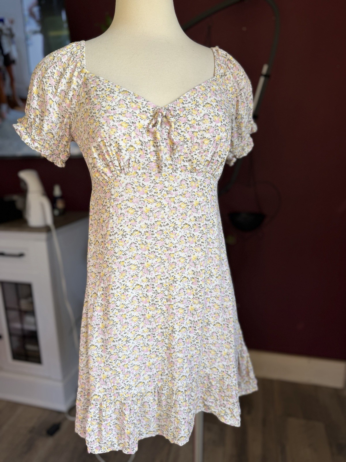 Cottage Core Princess White Pink Yellow Floral Cutout Back Women’s Dress S Sm