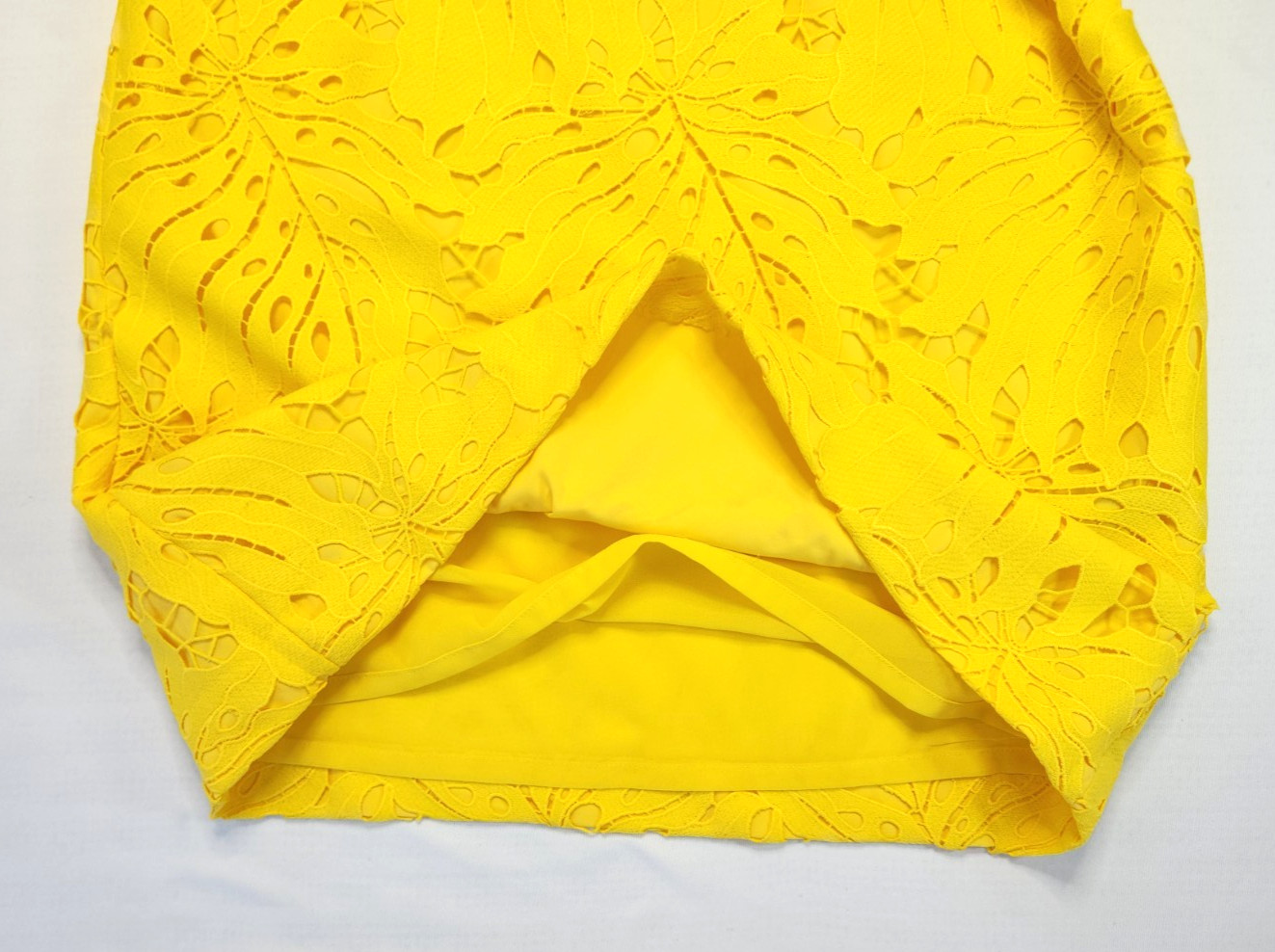 Banana Republic textured cutout lace sheath mini dress floral leaf yellow Sz 12
