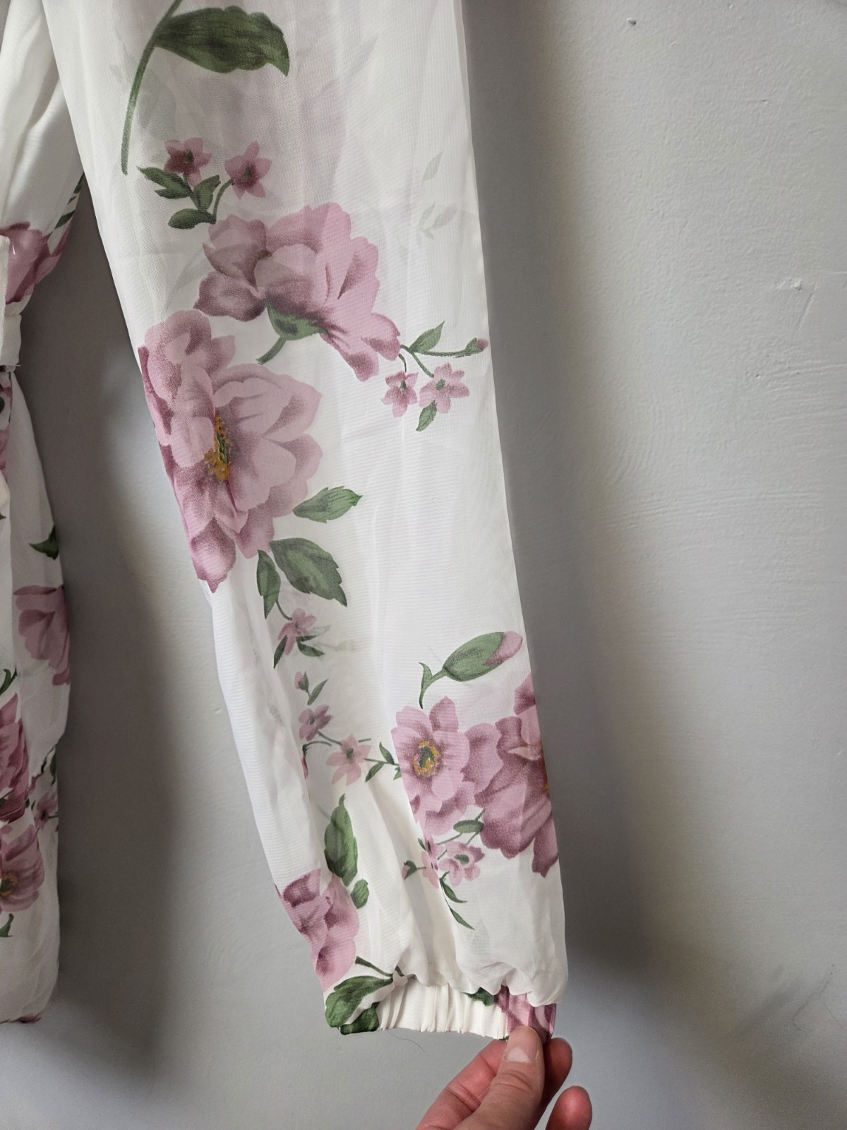 PrettyLittleThing White Pink Green Floral Chiffon V-Neck Belted Mini Dress 8