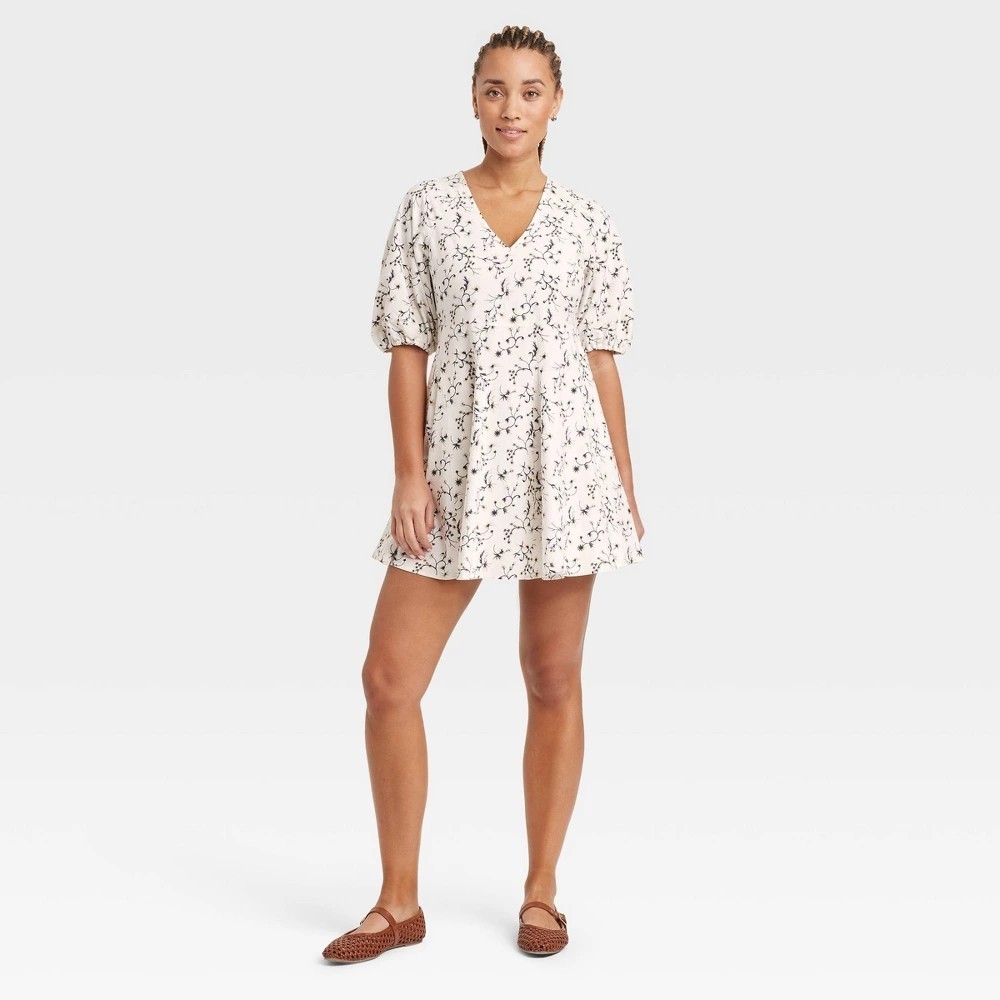 Universal Threads Women’s Bell Elbow Sleeve Mini A-Line Dress X-SMALL White Flor