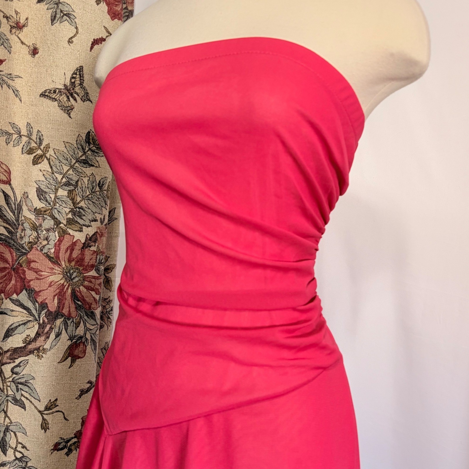 Wrapper Y2k Flowy Hot Pink Strapless Ruched Layered Mini Dress with ruffles