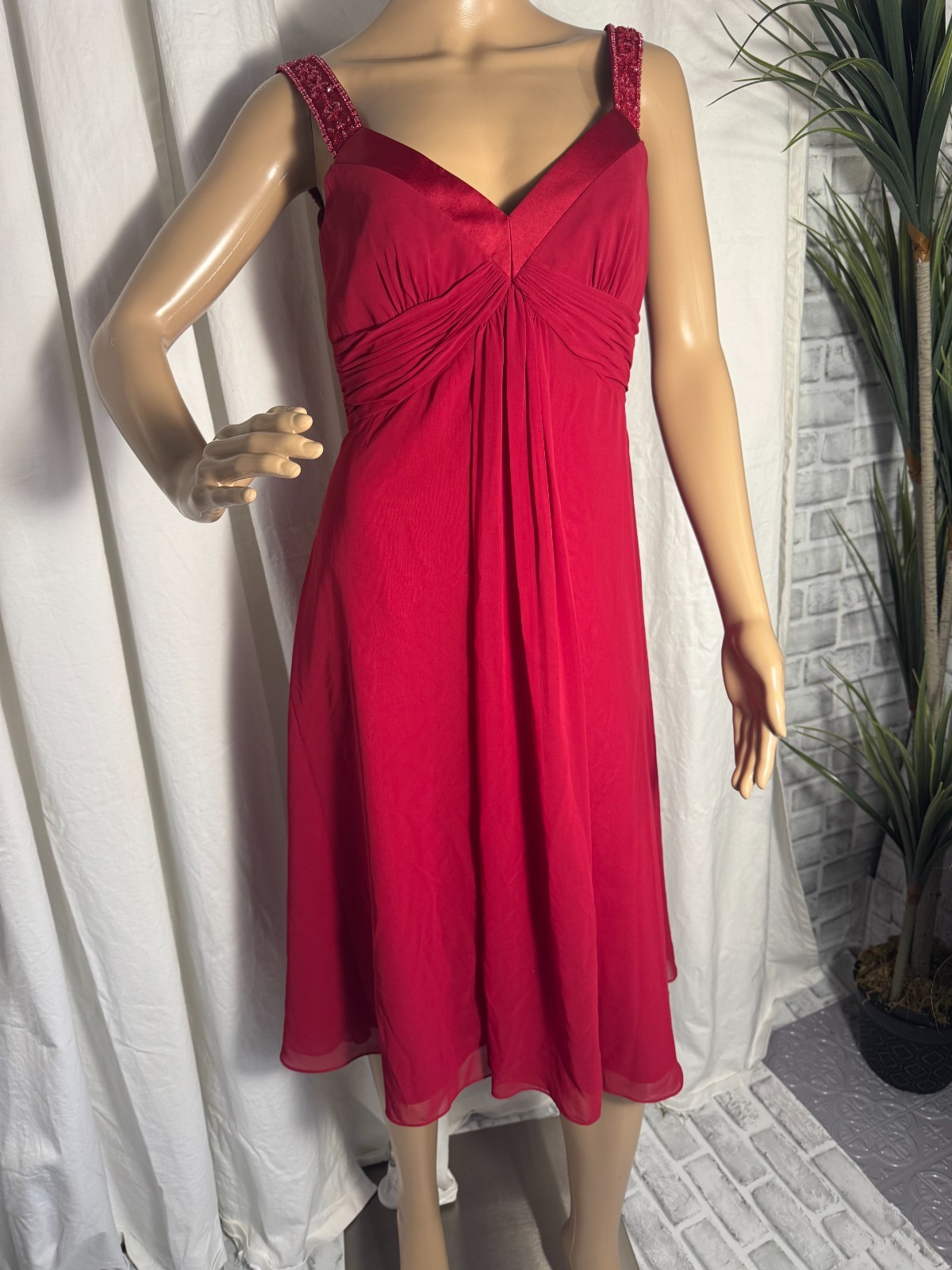 David’s Bridal Red Women’s Bridesmaid Dress Size 4 Style F12899 Formal Gown