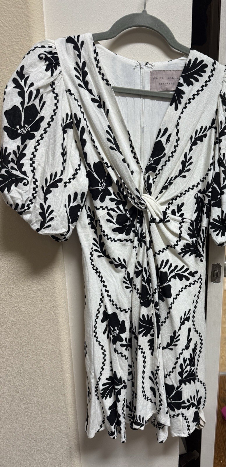 white closet elements dress Small