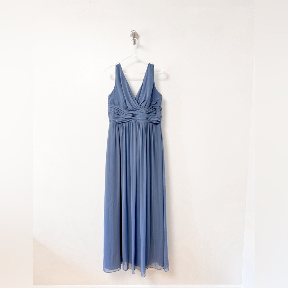 Jenny Packham Lux Chiffon Sleeveless Criss Cross Shirred Dress in Larkspur