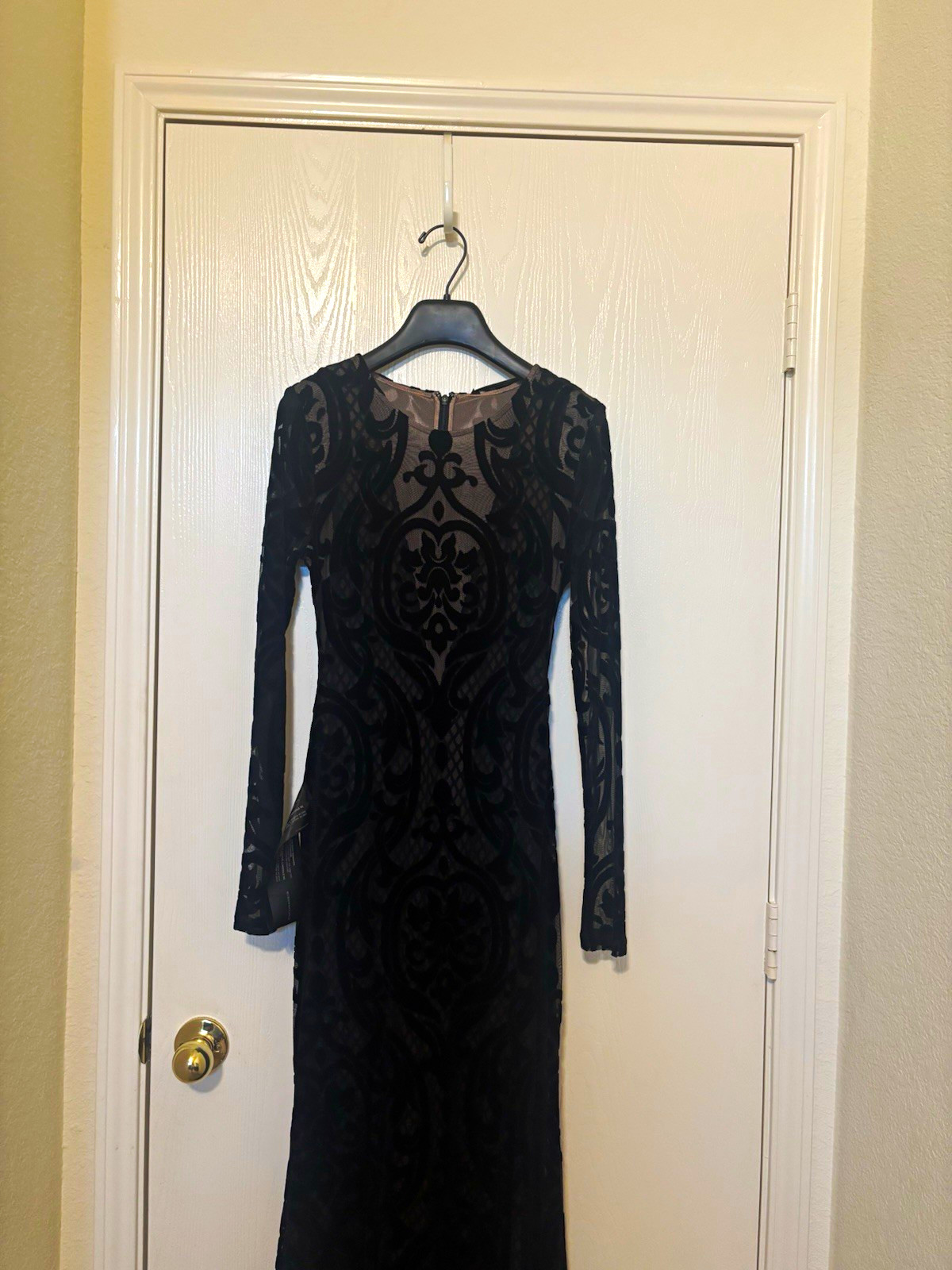 BCBGMAXAZRIA Black Velvet Floral Burnout Sheer Maxi Dress Long Sleeve XS
