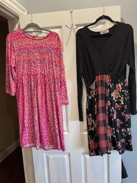 Set of 2 1XL Long Sleeve Dresses, Pink Black Floral, Polyester Rayon Nylon, EUC