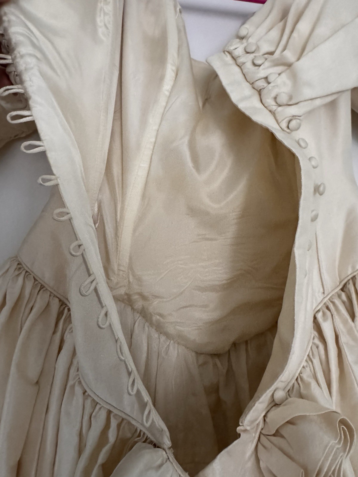 Gorgeous Silk Annalise Sharp London Gown Excellent Condition.