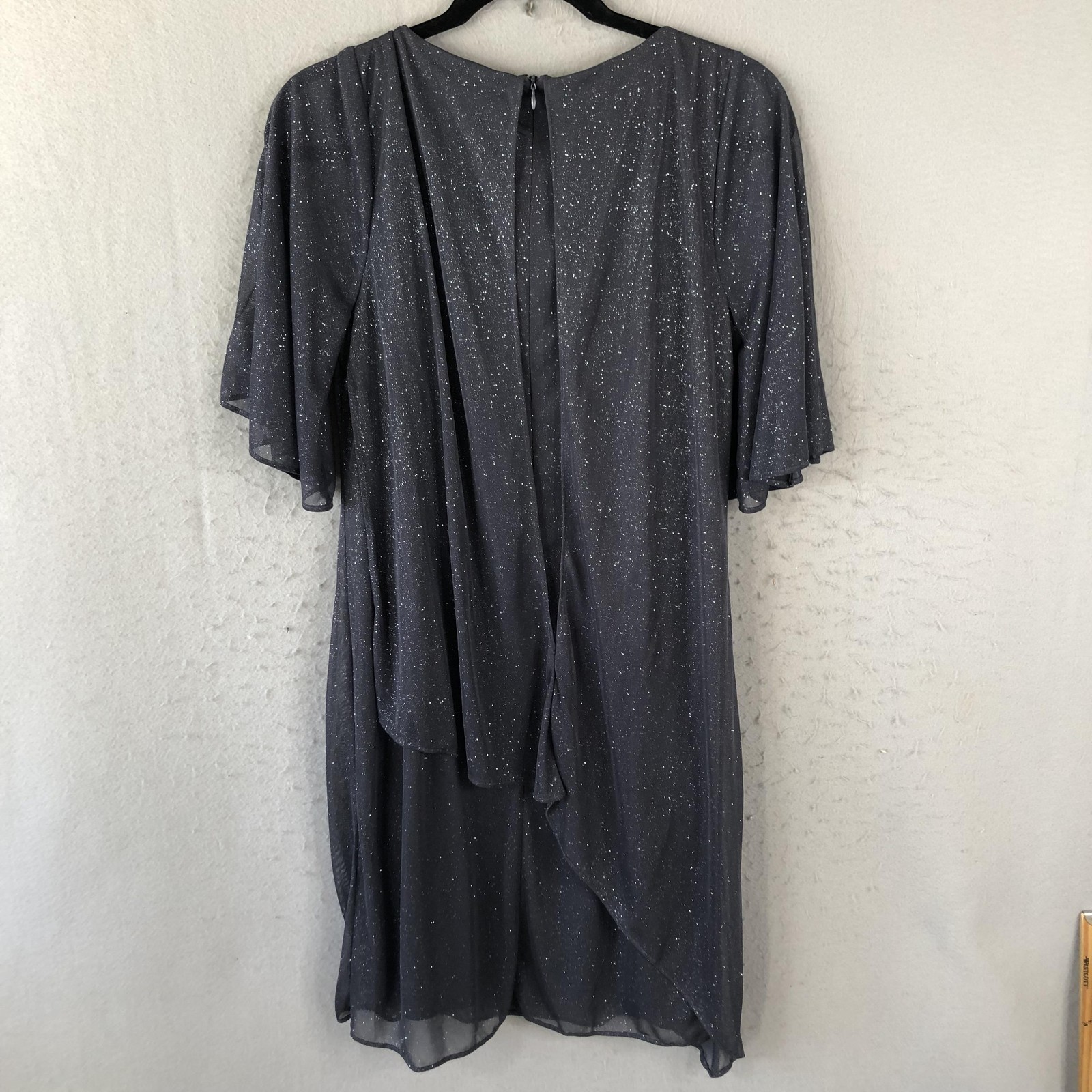 Party Dress Womens Size 6 Gray Silver Beaded Cape Overlay Sheath Cocktail Formal