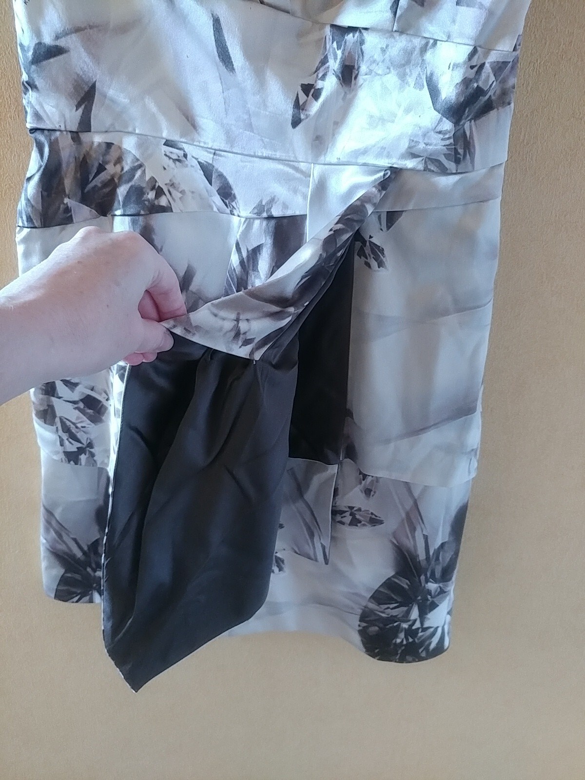 Karen Millen Cream Silk Bustier Cocktail Party Dress. UK Size 8