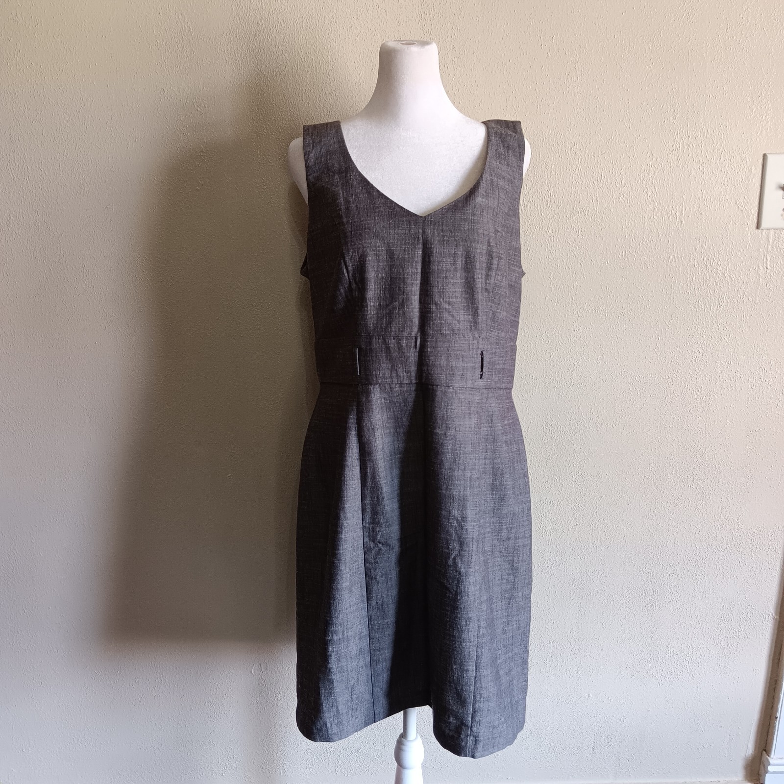 Simple Gray Sleeveless V-Neck Chambray Dress, Maurices Sz 14, Academia, Office