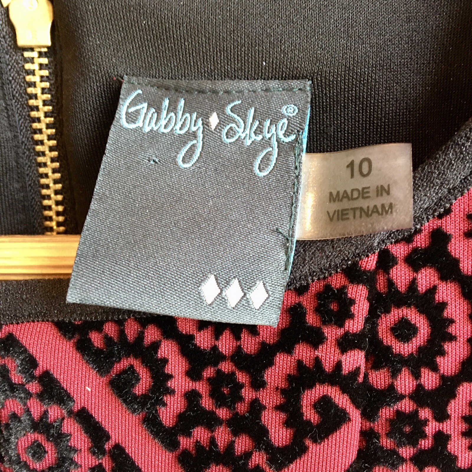 Gabby Skye Womens Size 10 Red Black Velvet Flocked Glam Goth Dress Knee Length