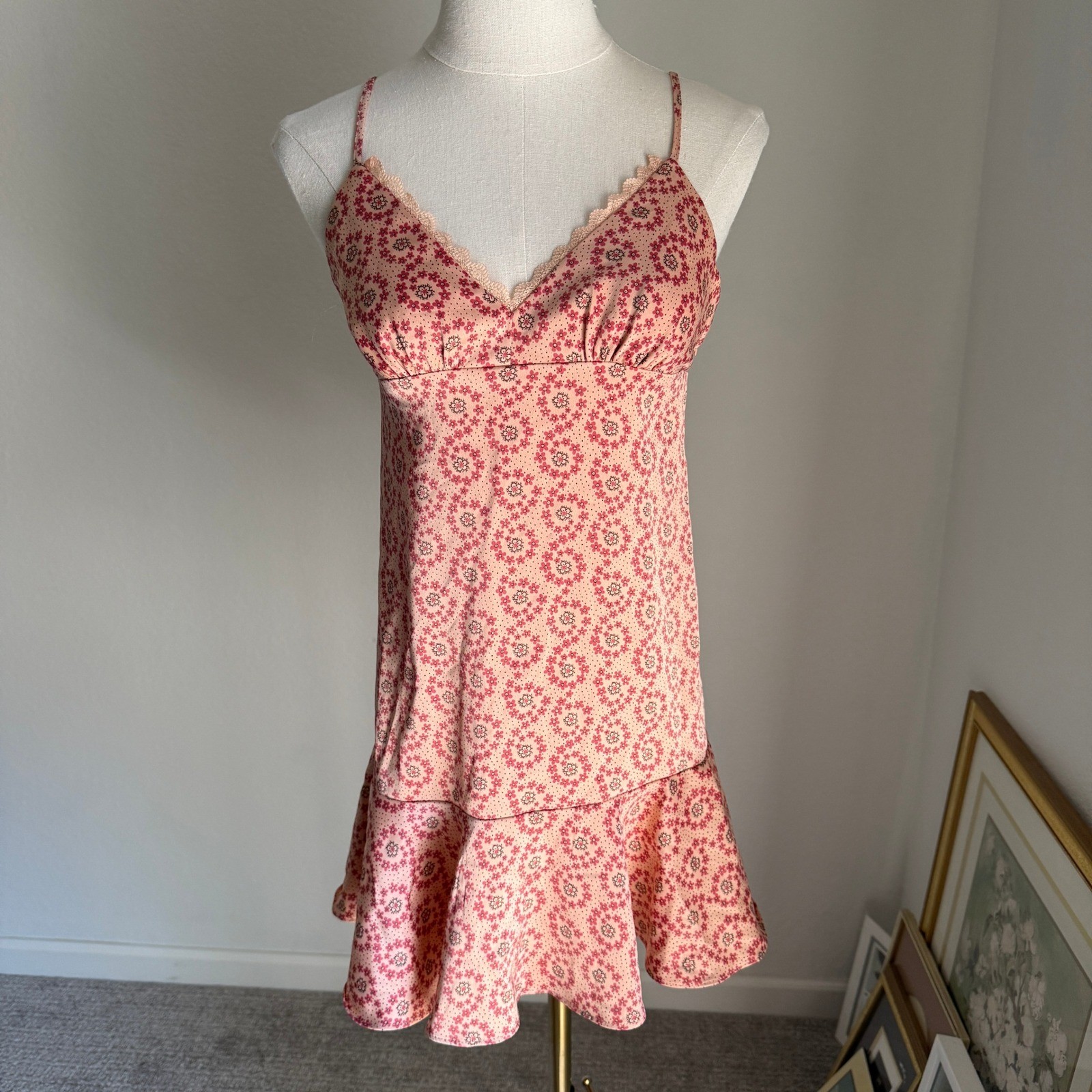 Urban Outfitters Mini Slip Dress Floral Ruffle Hem Spaghetti Strap Pink Small