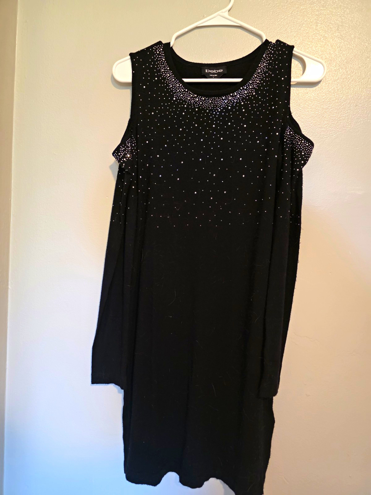 bebe Black Rhinestone Cold Shoulder Shift Knee Length Dress Women’s L