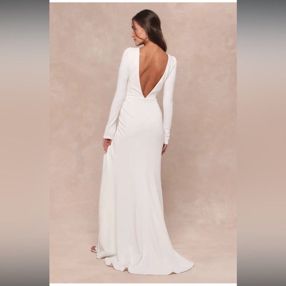 NWT- Stunning Romance White Long Sleeve Mermaid Dress *with imperfections*