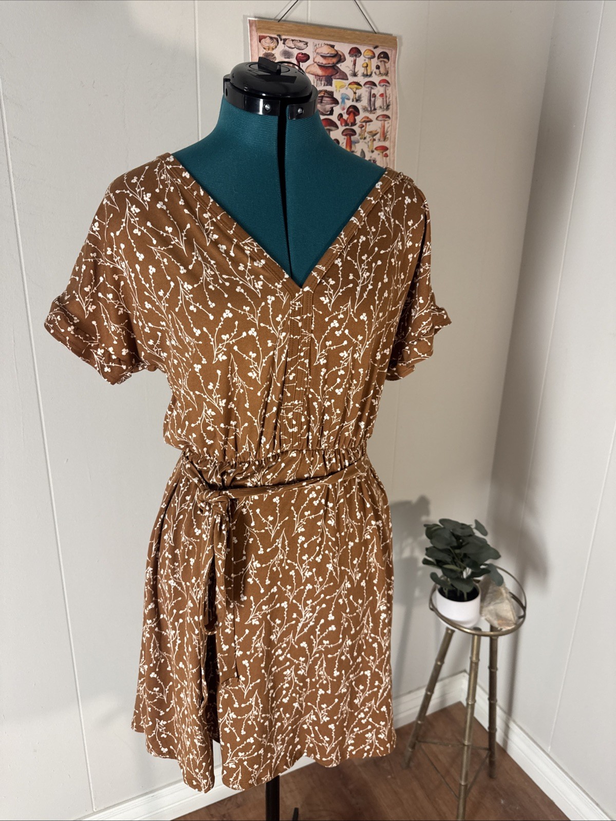 French Grey Dehlia Knit Ruffle Sleeve Soft Stretch Floral Belt MIDI Dress Brown
