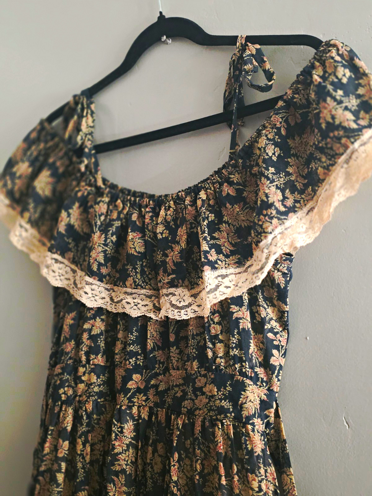 Gunne Sax by Jessica Blue/Beige Floral Lace Ruffle Smocked Maxi Dress S