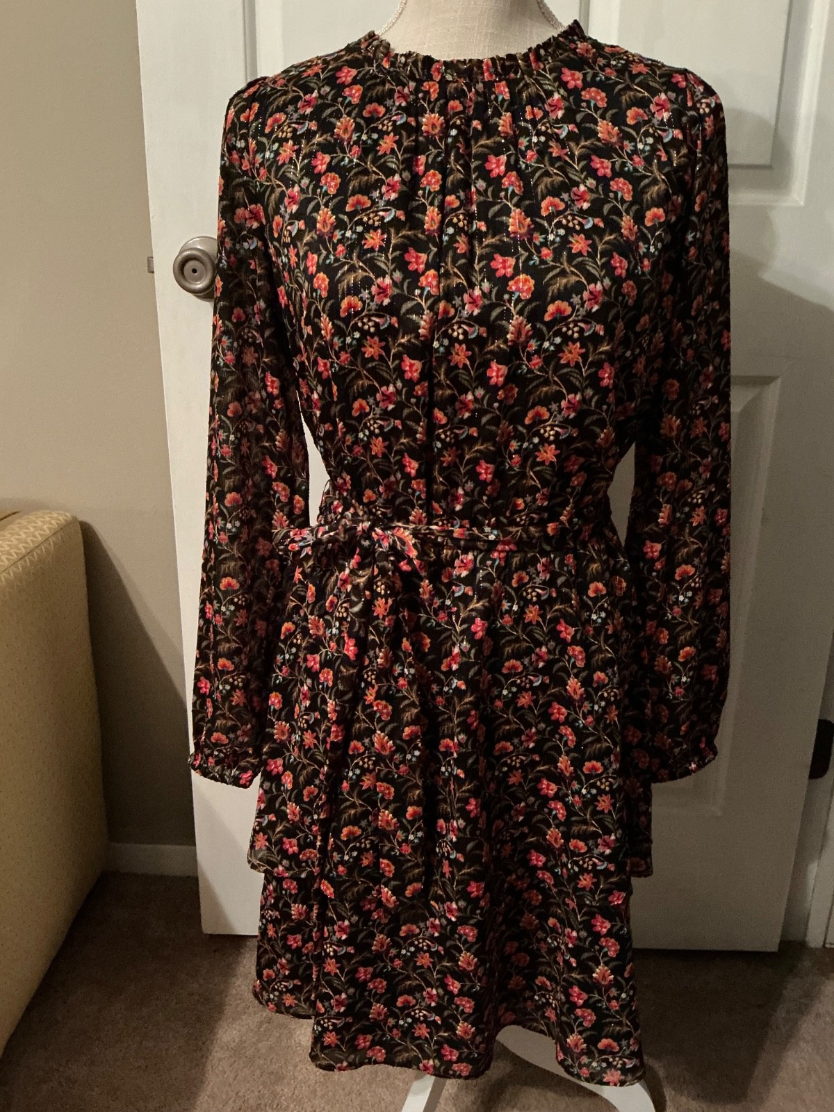 🌸Loft Black Floral Metalic Cottage Keyhole Tie PolyesterRuffle Dress Size S 🌸