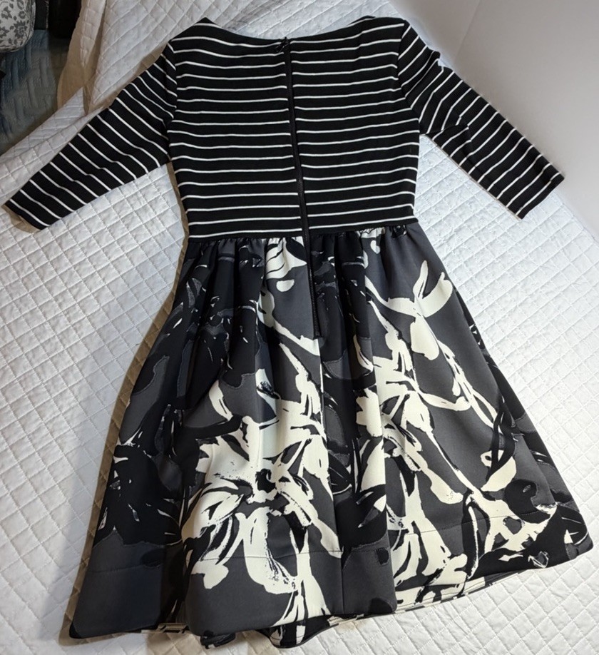 Taylor Size 6 Black/White/Floral Fit &Flare Stripe 3/4 Sleeve w/ pockets