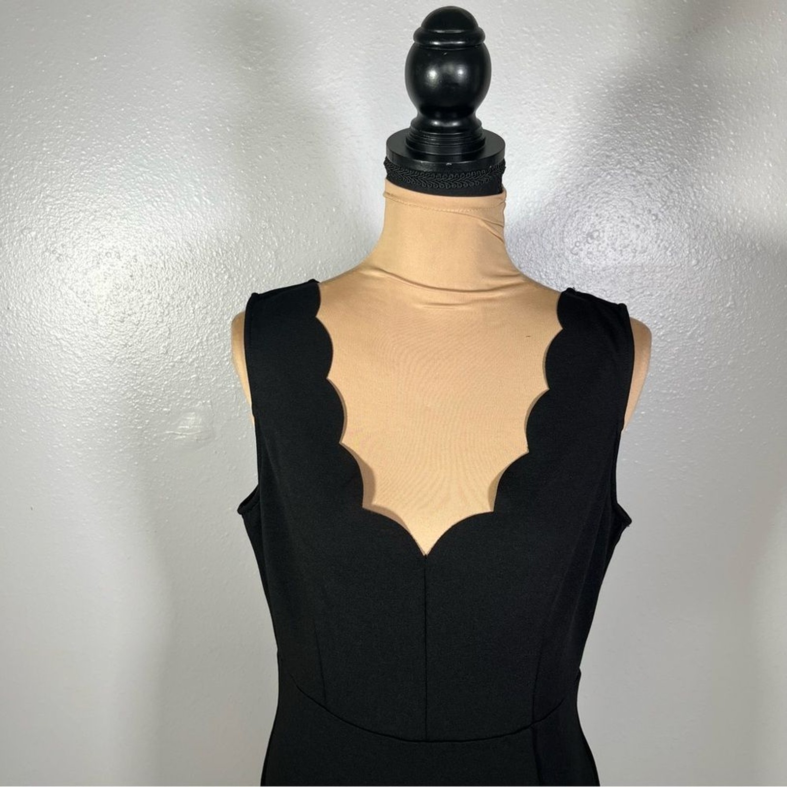 NWT Black scallop stretch bodycon mini dress L cocktail LBD feminine date night