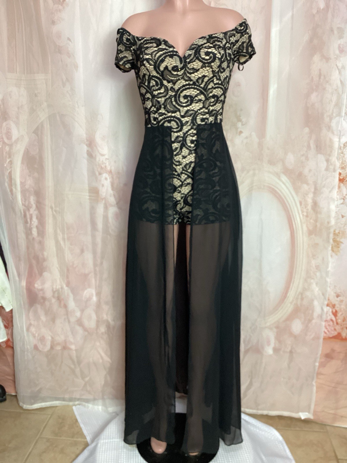 B. Darlin Off Shoulder Black Lace Sweetheart Neck Slit Long Skirt Shorts