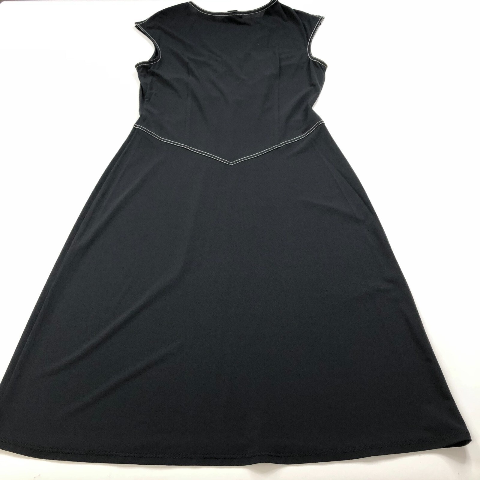 BCBG Maxazria Large Cinch A-Line Below Knee Length Dress Lightweight Black
