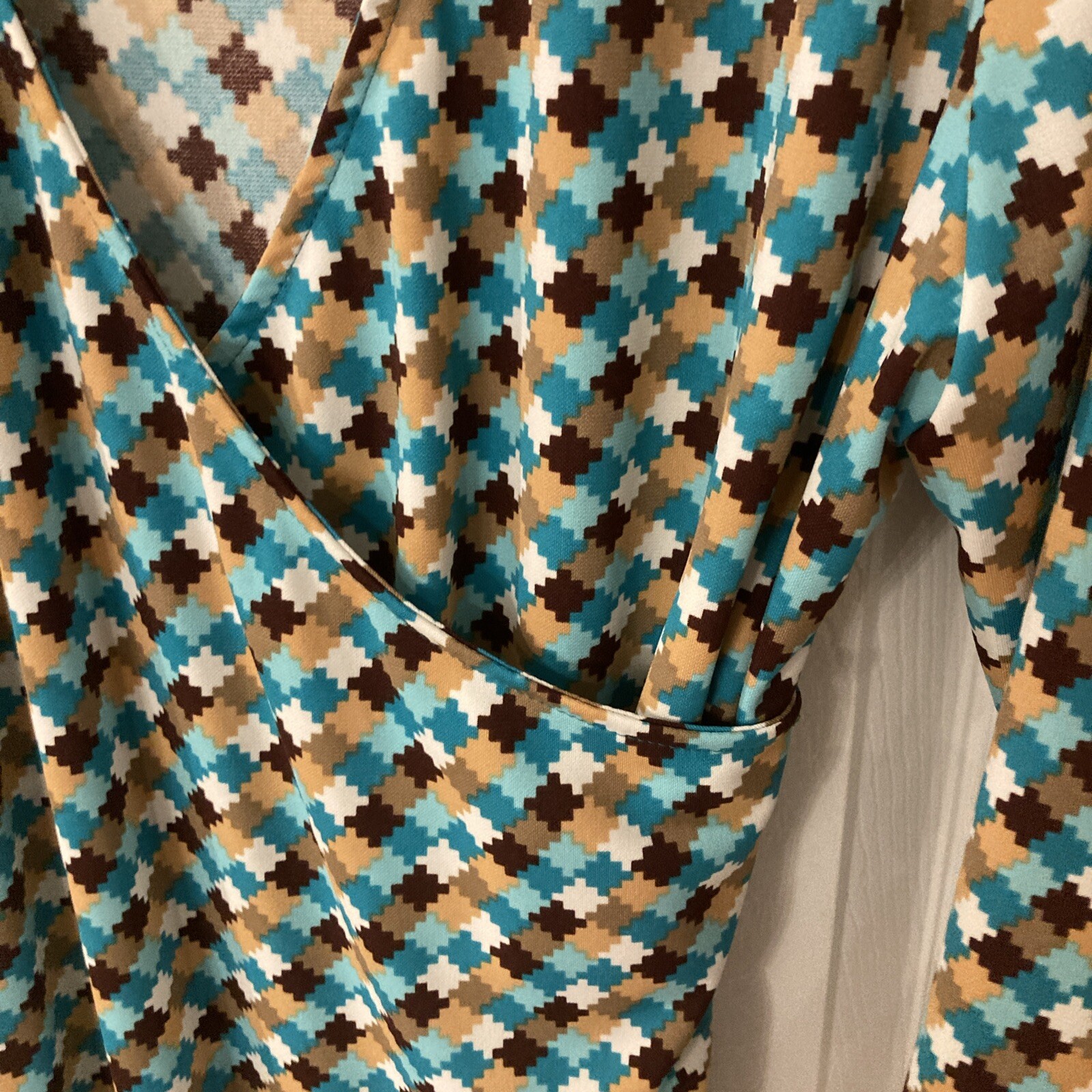 Monroe & Main Geometric Green, Tan, Teal and White Faux Wrap Dress Size Large