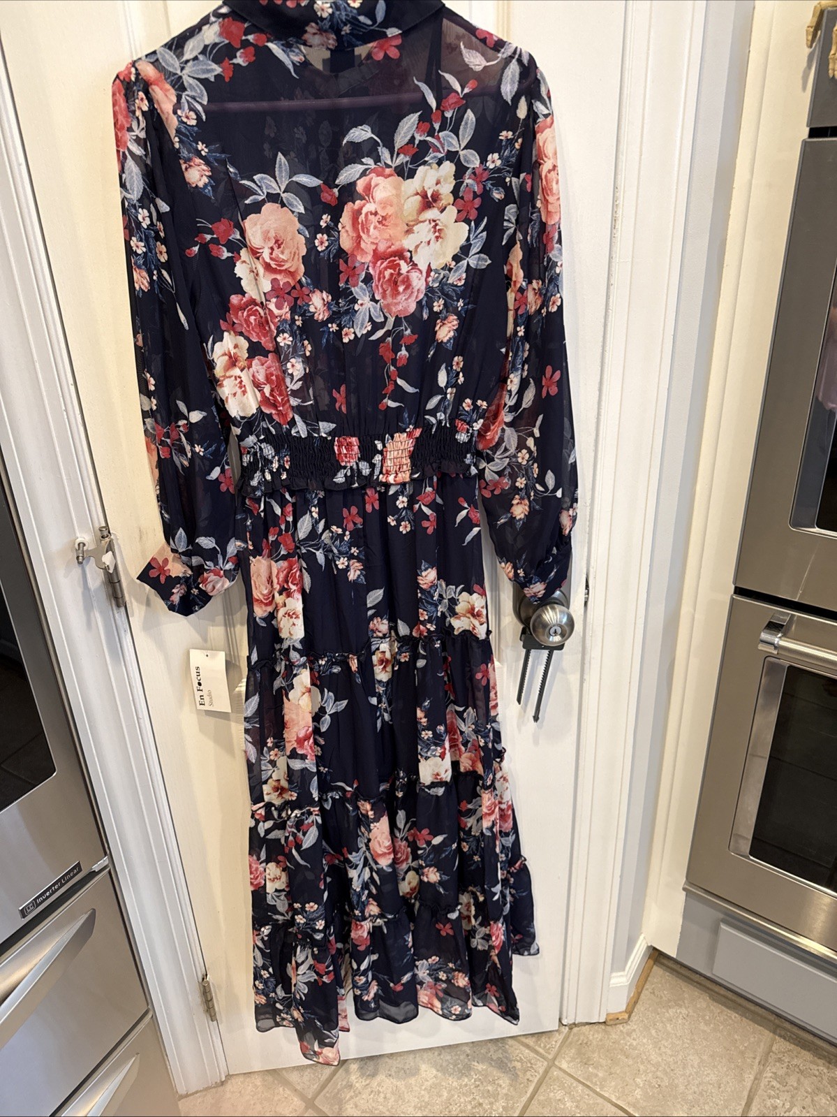 GORGEOUS En focus Studio Florist Maxi Dress Size 10/ Medium Brand New with Tags