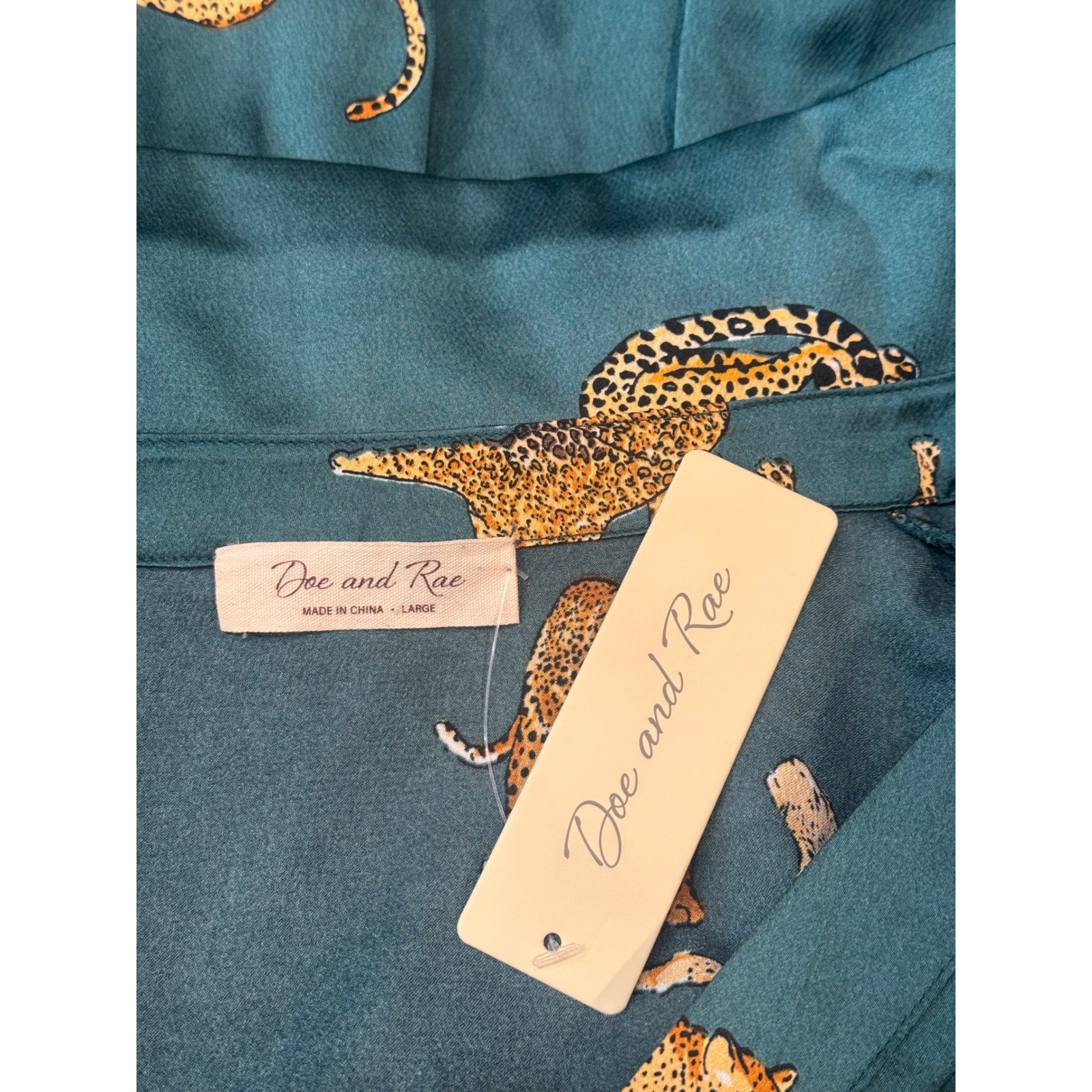 NWT Doe and Rae Green Leopard Print Tiered Shirt Dress Long Sleeve Women’s Large