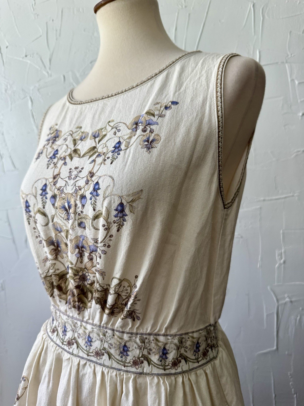 Max Studio London Floral Rayon Linen Dress Sz M Sleeveless Midi Cream Blue