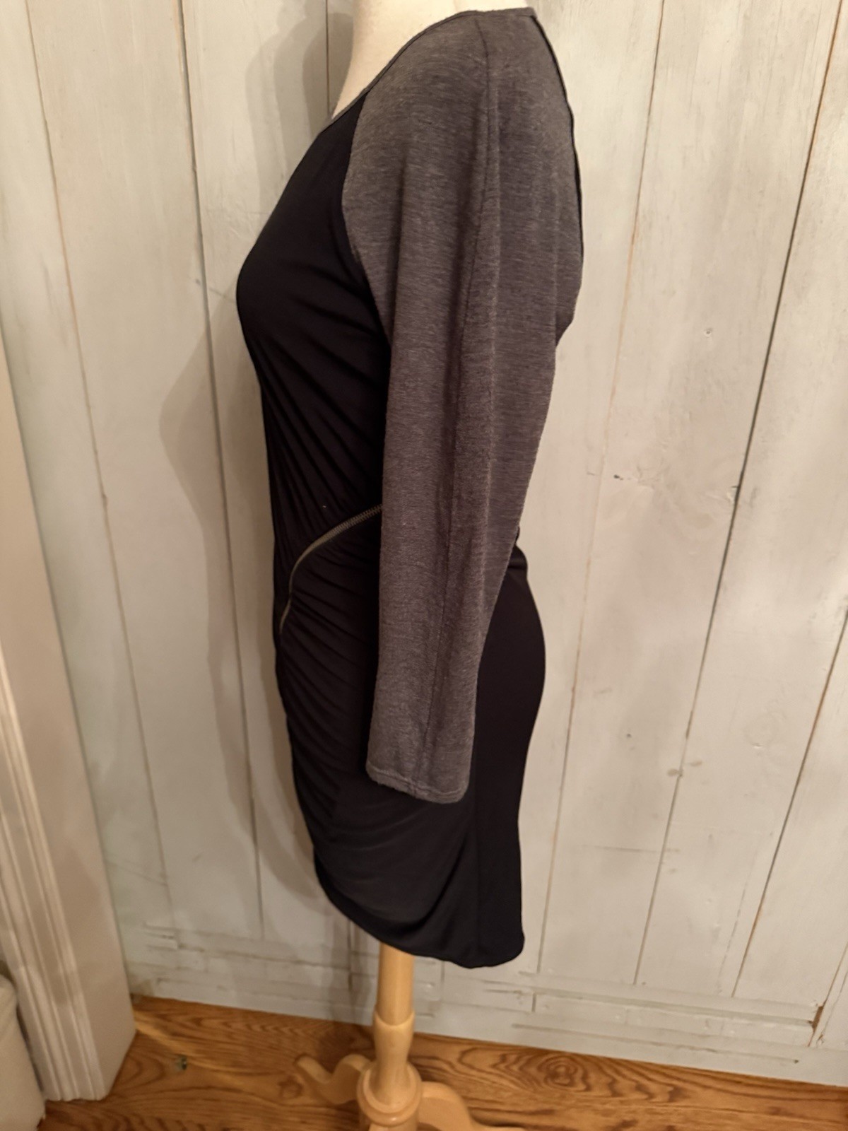 Laundry by design Asymmetrical Zipper Gray & Black Knit Mini Club dress NWT 148$