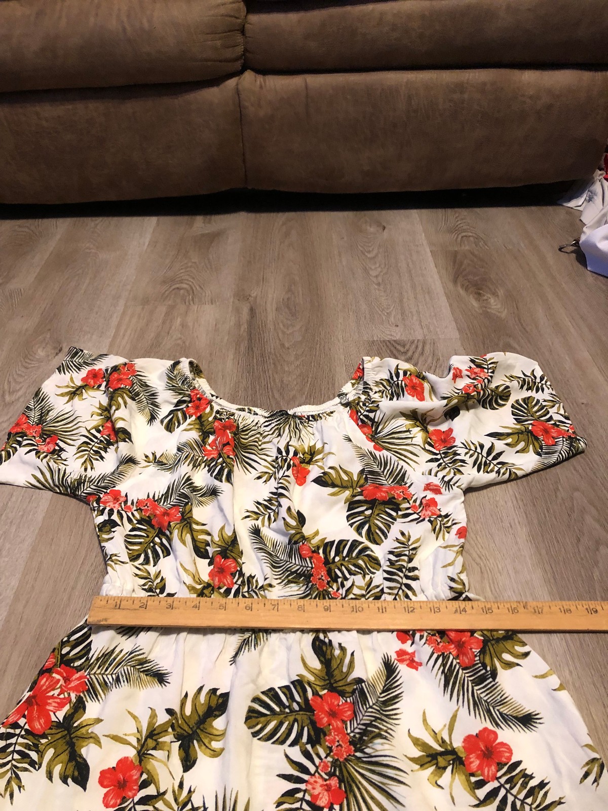 Millenium Hawaiian Dress Medium 100% Rayon White Green and Red H601