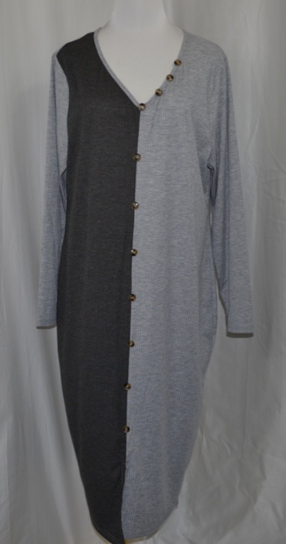 NWT BloomChic V Neck Two Toned Long Sleeve Dress Size 14-16